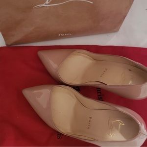 Fully preserved.Only 2 poses.Certificate.Original cost receipt Original bag